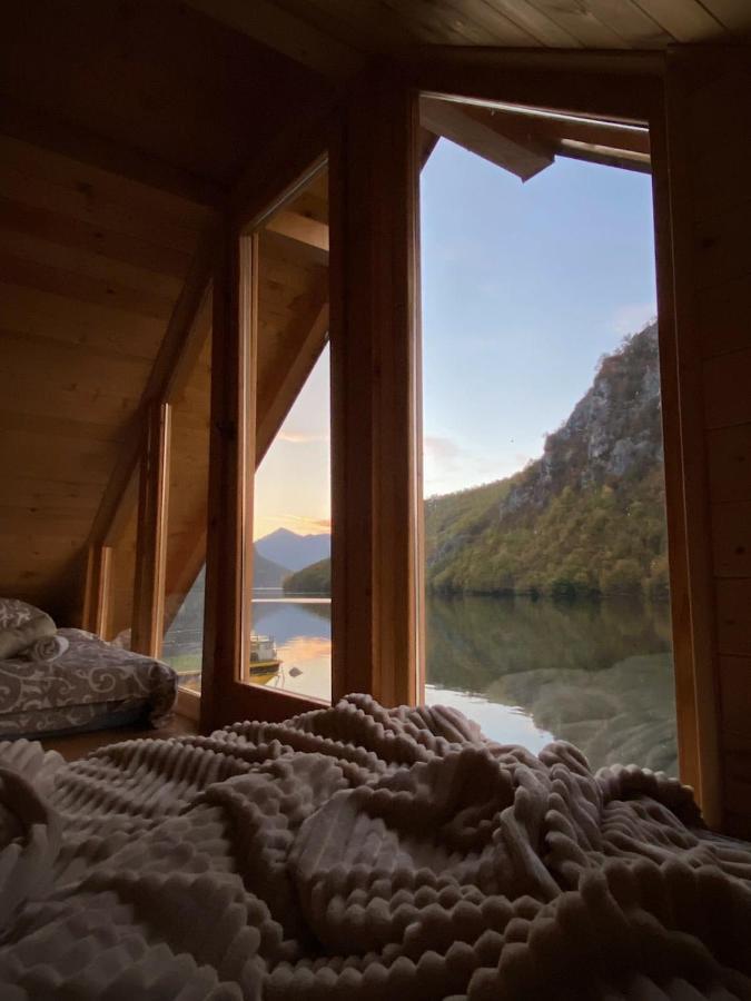 Floating House Perucac Lejlighed Eksteriør billede